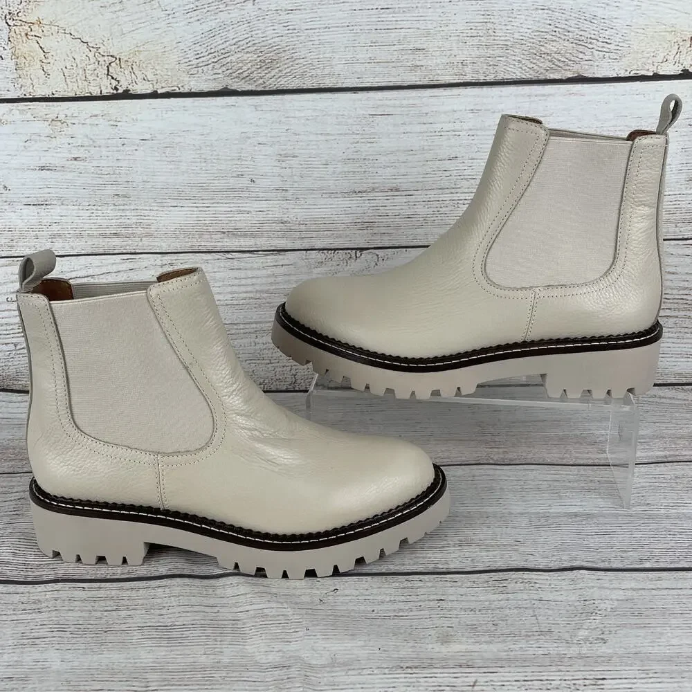CASLON Miller Womens Sz 7M Chelsea Boots Tan Cream Water Resistant